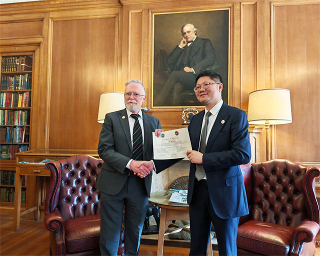 <b>爱齿尔正畸团队荣获英国爱丁堡大学权威认证</b>
